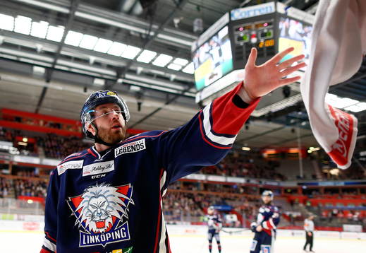 Linköpings Jacob Micflikier kastar handduk