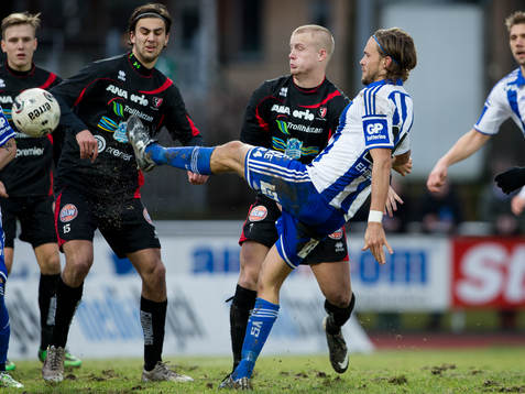 IFK Göteborgs Tom Pettersson skjuter ett skott