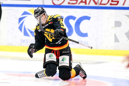 Skellefteås Oscar Sundqvist  jublar