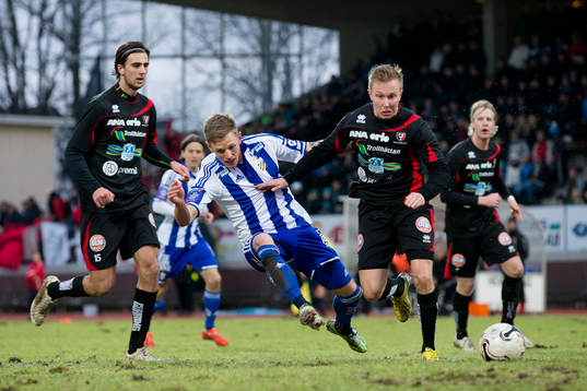 IFK Göteborgs Sören Rieks faller