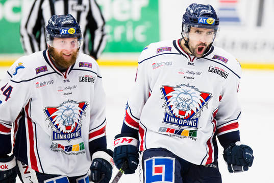 Linköpings Jonas Junland och Daniel Rahimi jublar