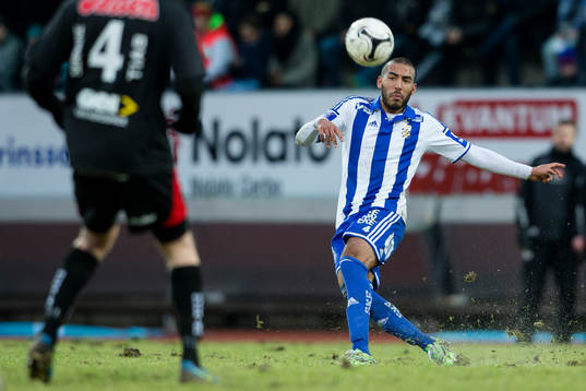 IFK Göteborgs Haitam Aleesami slår en crossboll