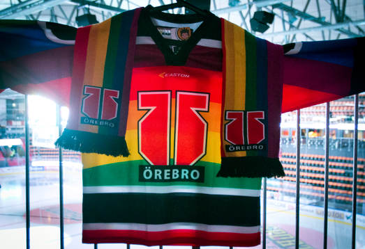 Dagens matchtröja för Örebro med Pridetema innan