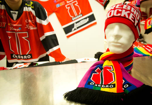 Pridetema i Örebro innan  ishockeymatchen i SHL mellan