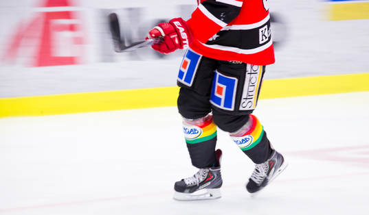 Örebro värmer upp i färgglada pride damasker