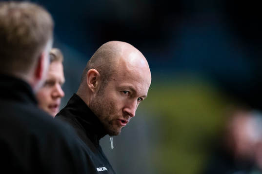 s assisterande tränare Michael Nylander
