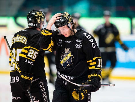 s Marcus Jonsson tar sig för huvudet