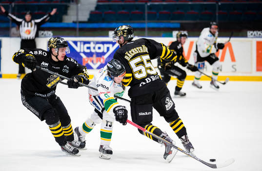 s Fredrik Hynning (v) och Nils Bäckström (h) får stopp