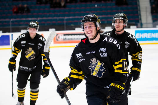 s Marcus Jonsson ser glad ut