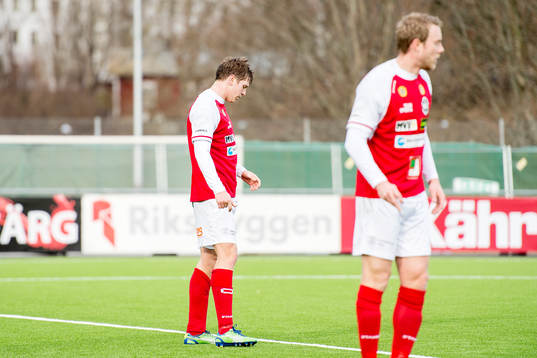 Landskronas Philip Andersson och Johnny Lundberg deppar