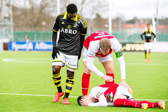 Landskronas Igor Arsenijevic får en smäll