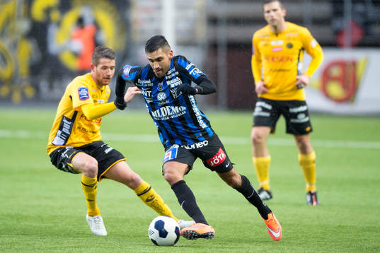Sirius Stefan Silva tar sig förbi Elfsborgs Marcus Rohdén