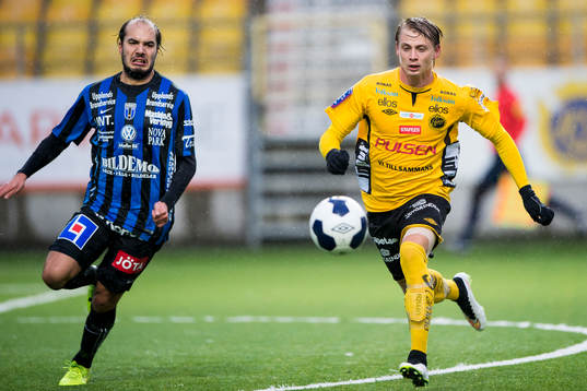 Sirius Karl Larson och Elfsborgs Simon Hedlund