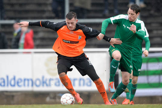 Kristianstads Albert Ejupi och Hammarbys Johan Persson
