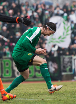 Hammarbys Linus Hallenius har gjort segermålet 0-1 och