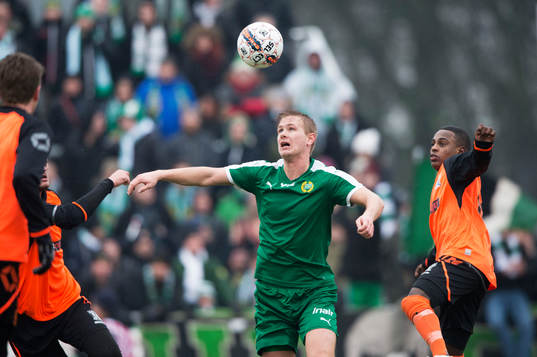 Hammarbys Erik Israelsson i matchen i Svenska Cupen mellan