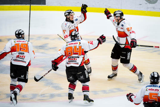Karlskronas spelare jublar