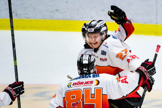 Karlskronas spelare jublar