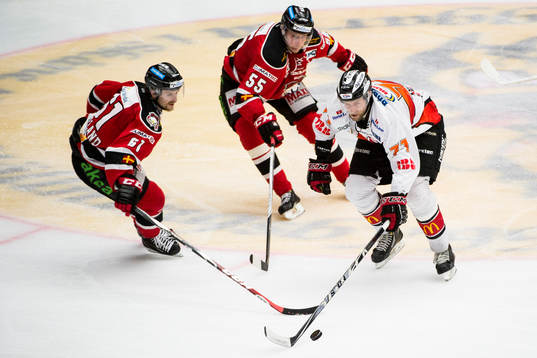 Karlskronas Jimmie Svensson mot Malmö Redhawks Nicklas