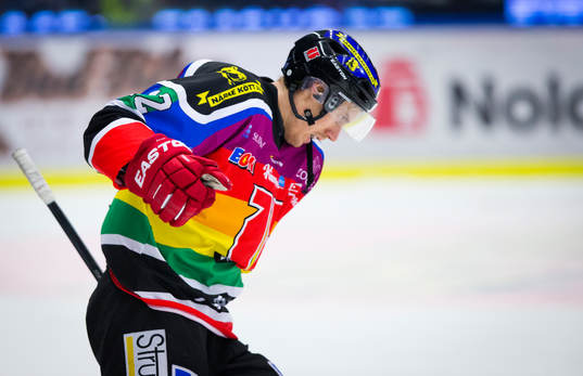 Örebros Marko Anttila gör 4-0 och jublar