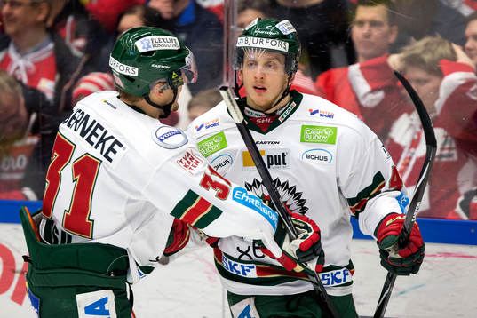 Frölundas Pontus Widerström firar