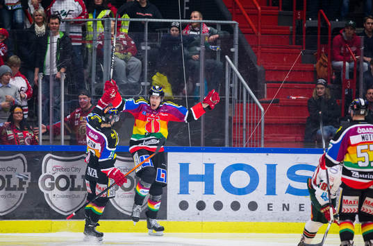 Örebros Marko Anttila gör 2-0 och jublar