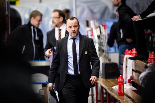 Brynäs tränare Thomas Berglund deppar