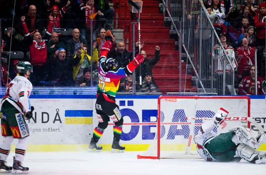 Örebros Marko Anttila gör 4-0 och jublar