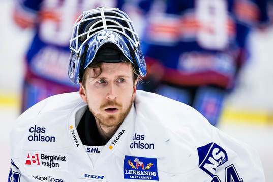 Leksands målvakt Joakim Lundström deppar