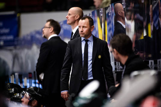 Brynäs Brynäs tränare Thomas Berglund deppar