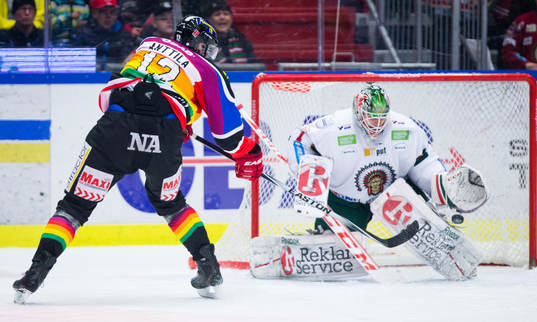 Örebros Marko Anttila gör 4-0 och jublar