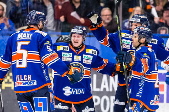 Växjös Noah Welch, Tuomas Kiiskinen, Nick Johnson och