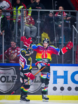 Örebros Marko Anttila gör 2-0 och jublar