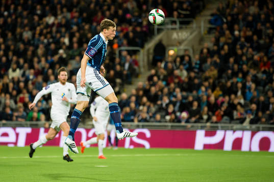 Djurgårdens Emil Bergström med en nick på mål