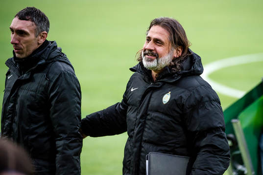 Athletic FC tränare Özcan Melkemichel ,h