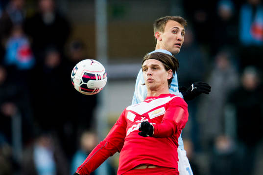 Assyriskas Fredrik Holster och Malmö FFs Magnus Wolff