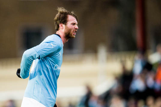 Malmö FFs Jo Inge Berget har ont i ryggen och tvingas till