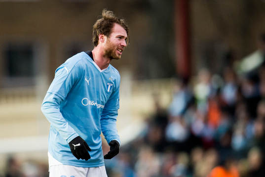 Malmö FFs Jo Inge Berget har ont i ryggen och tvingas till
