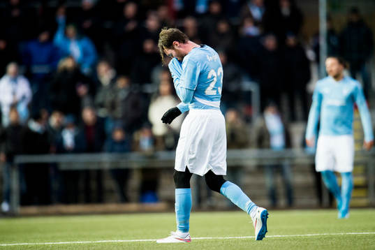 Malmö FFs Jo Inge Berget har ont i ryggen och tvingas till