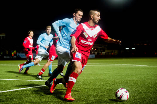 Malmö FFs Markus Rosenberg och Assyriskas George Makdessi