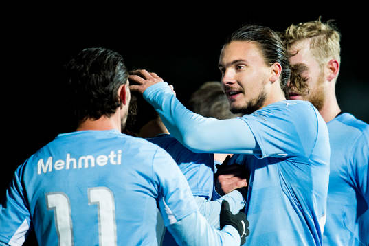 Malmö FFs Erik Johansson jublar med Agon Mehmeti