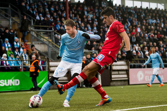 Malmö FFs Jo Inge Berget mot Assyriskas Nemrud Awrohum