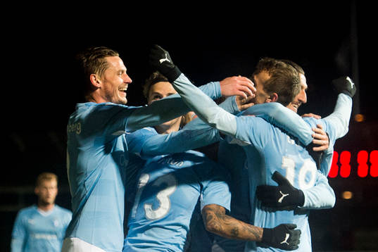 Malmö FFs Markus Rosenberg (tv) jublar med laget