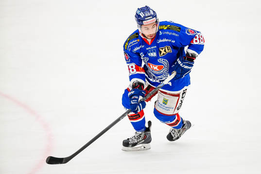 Oskarshamns Greg Squieres värmer upp