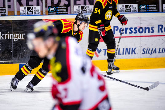 Brynäs Tim Wallace före ishockeymatchen i SHL mellan