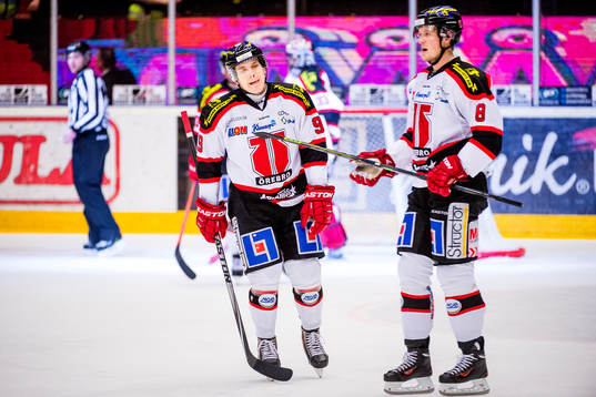 Örebros Jakub Krejcik och Mikko Lehtonen deppar