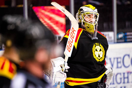 Brynäs målvakt Bernhard Starkbaum deppar