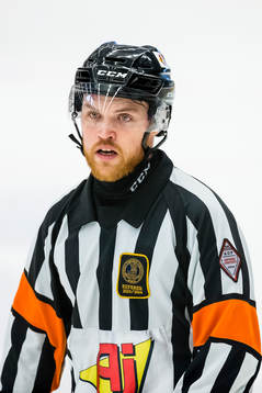 Domare Johan Häll