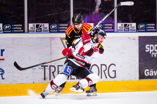 Brynäs Daniel Mannberg och Örebros Johan Wiklander