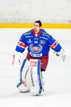 Oskarshamns målvakt Gasper Kroselj firar